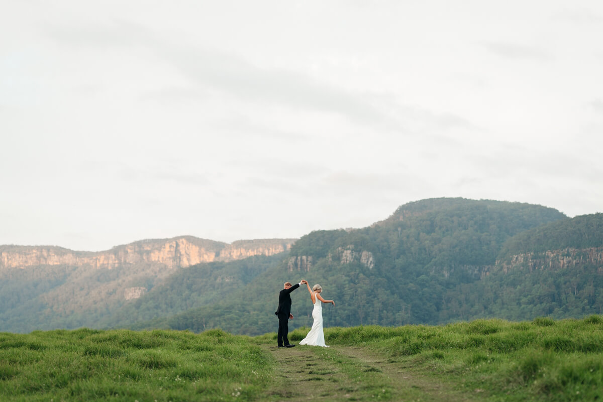 sunset at their kangaroo valley wedding