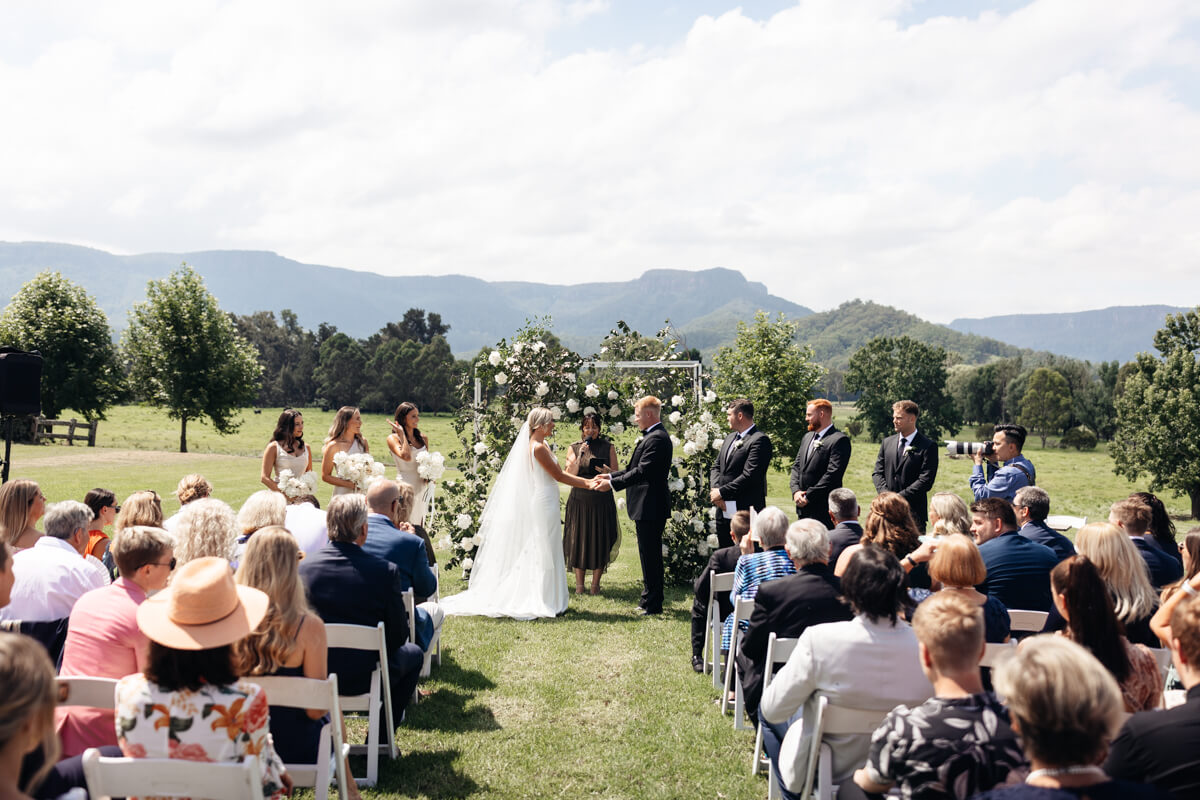 charlotte and lachlans kangaroo valley wedding ceremony